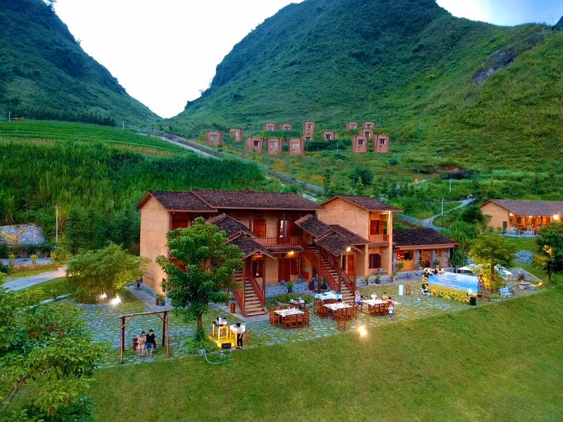 Многие туристы выбирают это место в качестве остановки. Фото: hmongvillage.com.vn Многие туристы выбирают это место в качестве остановки. Фото: hmongvillage.com.vn