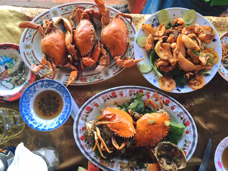 Привлекательные прибрежные блюда. Фото: thamhiemmekong.com Привлекательные прибрежные блюда. Фото: thamhiemmekong.com