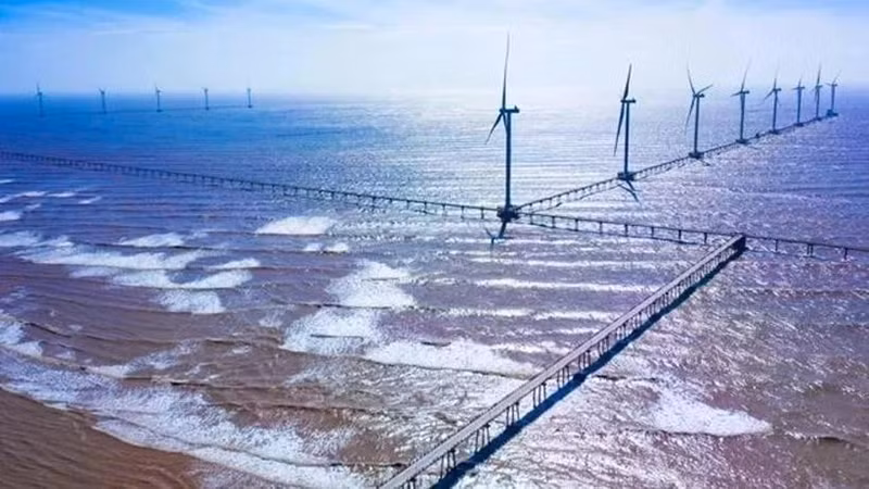 Правительство Вьетнама поставило задачу, чтобы к 2030 году доля возобновляемых источников энергии в общем объеме производства электроэнергии составляла не менее 33%. Фото ВИA
