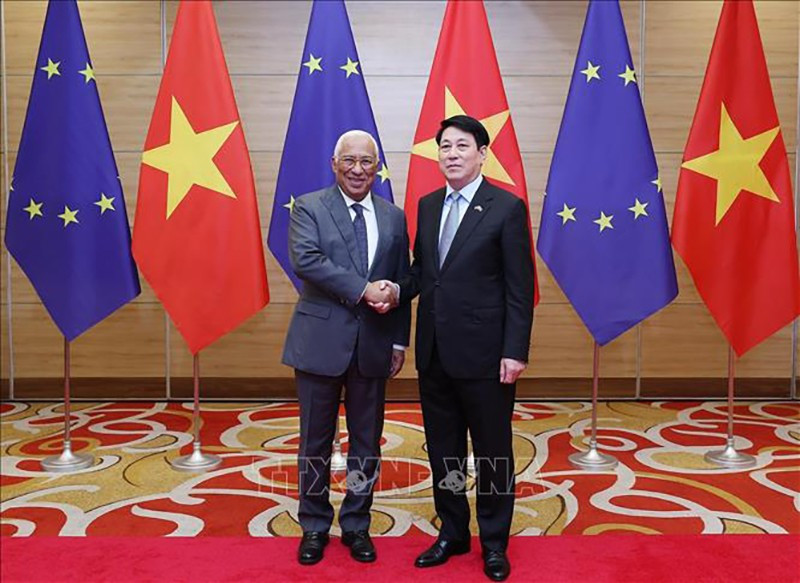 Президент Лыонг Кыонг и Председатель Европейского совета Антониу Кошта. Фото: ВИА