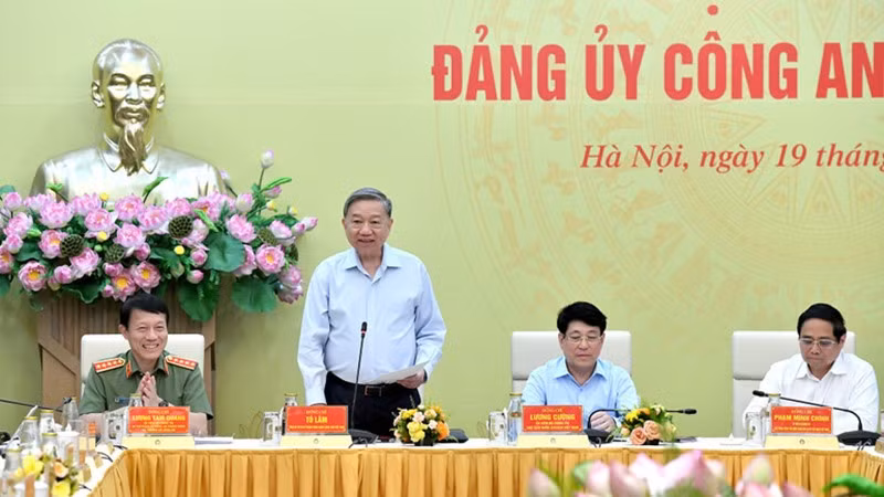 Генеральный секретарь ЦК КПВ То Лам выступает на конференции. Фото: Данг Кхоа