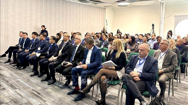 Представители на семинаре. Фото: ВИА