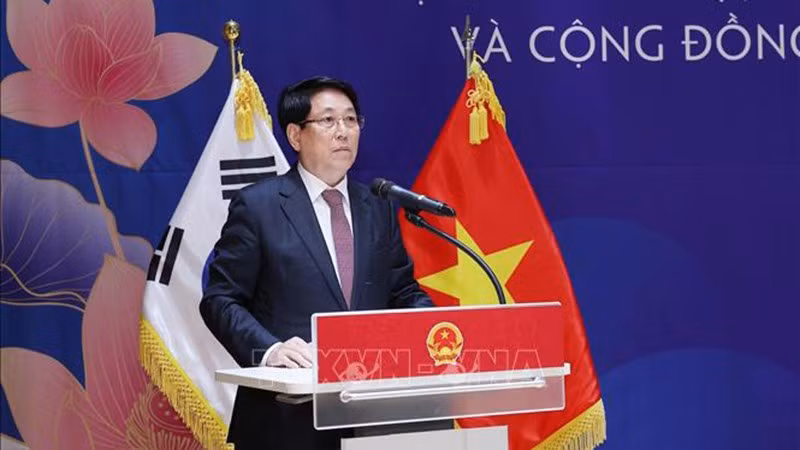 Президент Вьетнама Лыонг Кыонг выступает на встрече. Фото: ВИА