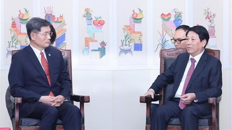 Президент Лыонг Кыонг принимает Председателя Фонда международного обмена Республики Корея (KF) Ким Ги Хвана. Фото: ВИА