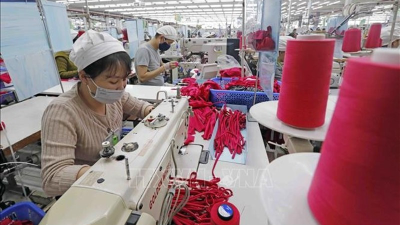 Компания SCAVI Хюэ (со 100% капиталом группы Financière B’Lao, Франция), специализирующаяся на производстве швейной продукции в промышленной зоне Фонгдьен (Хюэ). Фото: ВИА