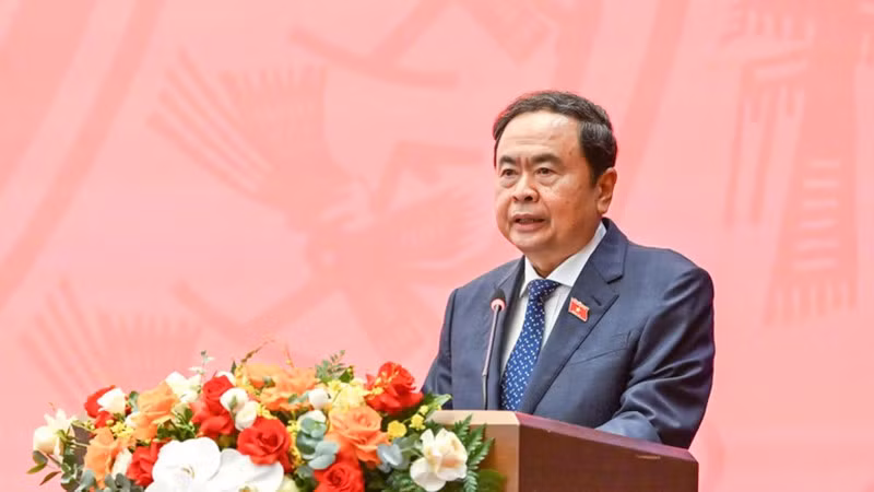 Председатель НС Чан Тхань Ман выступает на открытии форума. Фото: Зюи Линь