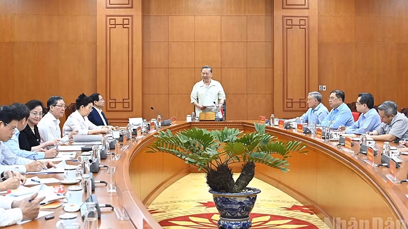 Генеральный секретарь ЦК КПВ То Лам выступает с речью. Фото: Данг Кхоа