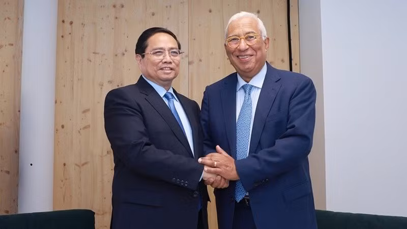 Премьер-министр Фам Минь Тьинь и Председатель Европейского совета Антонио Кошта. Фото: VGP