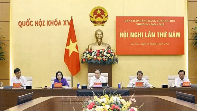 Председатель НС Чан Тхань Ман выступает на конференции. Фото: ВИА