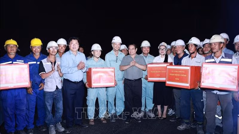 vna-potal-thu-tuong-khao-sat-du-an-duong-vanh-dai-3-thanh-pho-ho-chi-minh-stand-1.jpg