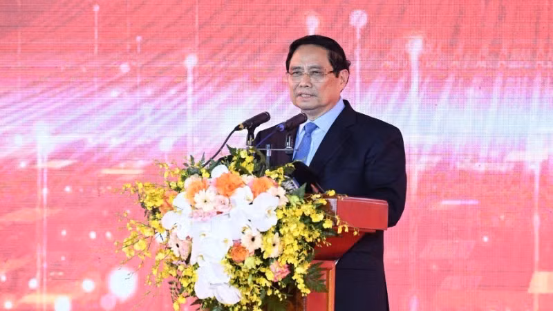 Премьер-министр Фам Минь Тьинь выступает на церемонии. Фото: Чан Хай