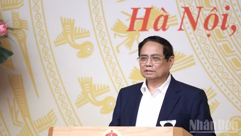 Премьер-министр Фам Минь Тьинь выступает на мероприятии. Фото: Чан Хай