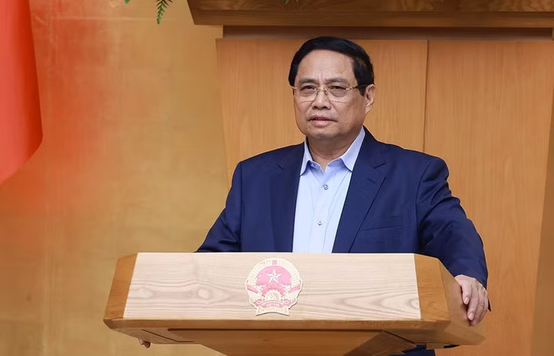 Премьер-министр Фам Минь Тьинь председательствует на специальном заседании Правительства. Фото: ВИА