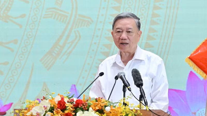 Генеральный секретарь ЦК КПВ То Лам выступает на встрече. Фото: Тхюи Нгуен