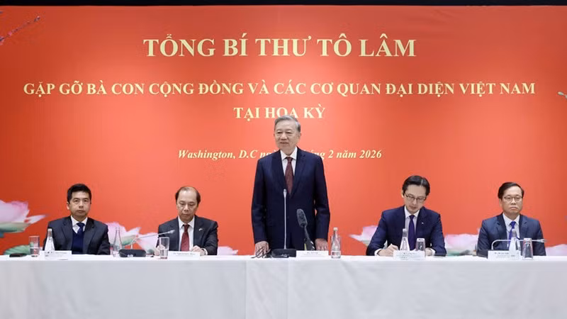 Генеральный секретарь ЦК КПВ То Лам выступает на встрече. Фото: ВИА