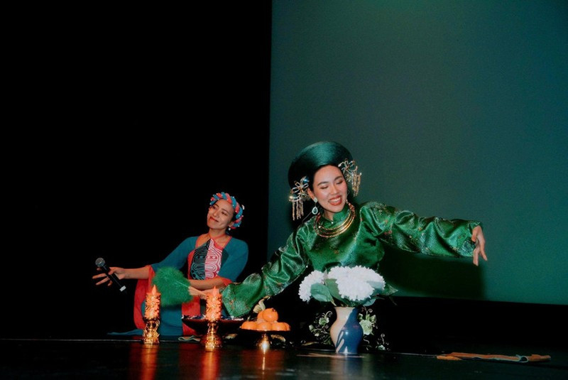 Один из художественных номеров, насыщенных национальной самобытностью, представленных на Дне Вьетнама 2025. Фото: ВИА 