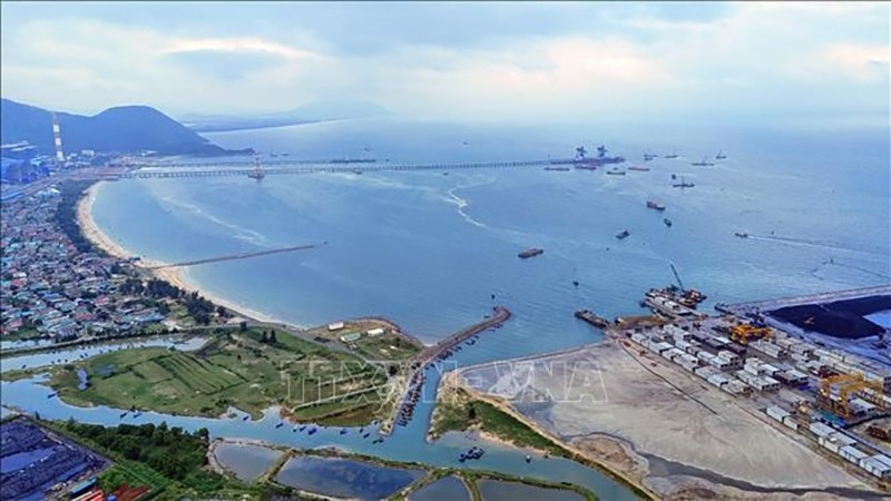 Портовая система Вунганг-Шонзыонг может принимать суда грузоподъемностью от 50 000 до 300 000 дедвейт-тонн. Фото: ВИА