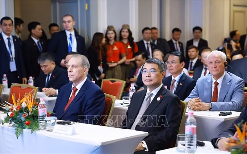vna-potal-thu-tuong-du-chuong-trinh-ket-noi-thuong-mai-va-dau-tu-viet-nam-lien-bang-nga-stand.jpg