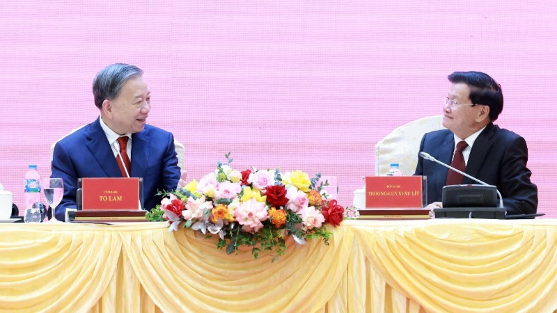 Генеральный секретарь ЦК КПВ То Лам и Генеральный секретарь ЦК НРПЛ, Президент Лаоса Тхонглун Сисулит присутствуют на конференции. Фото: ВИА