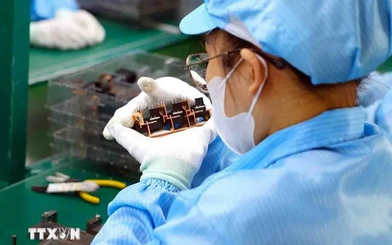 Производство электронных компонентов. Фото: ВИА