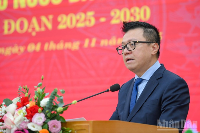 Товарищ Ле Куок Минь выступает на конференции. Фото: Тхэ Дай