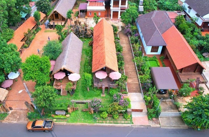 Общественная туристическая деревня Акодхонг известна своими длинными домами на Центральном нагорье Даклак. Фото: ВИА