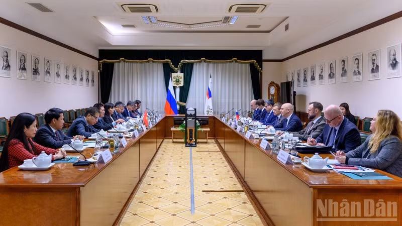 Общий вид рабочей встречи с руководством Министерства финансов Российской Федерации. 