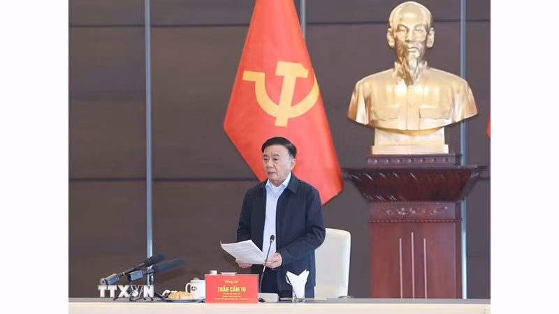 Постоянный член Секретариата ЦК КПВ Чан Кам Ту выступает на рабочей встрече с представителями соответствующих органов. Фото: ВИА