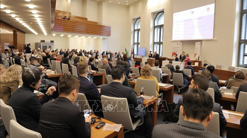 Дискуссия на форуме. Фото: ВИА