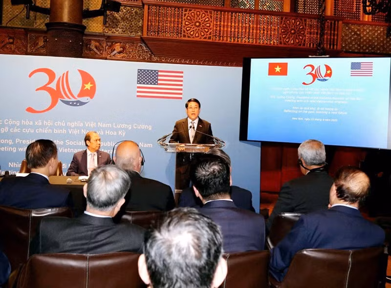 Президент Лыонг Кыонг выступает на встрече. Фото: Суан Ки