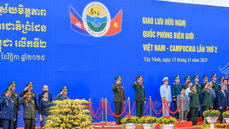 Общий вид церемонии встречи камбоджийской делегации. Фото: Тхэ Дай