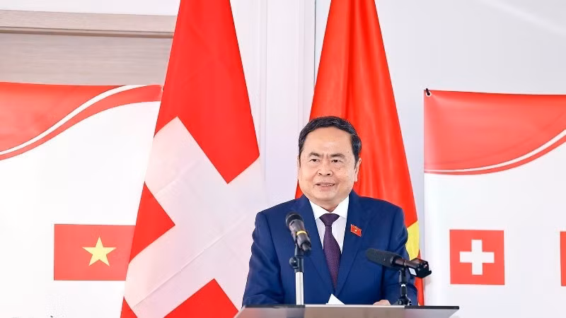 Председатель НС Чан Тхань Ман выступает на беседе. Фото: ВИА