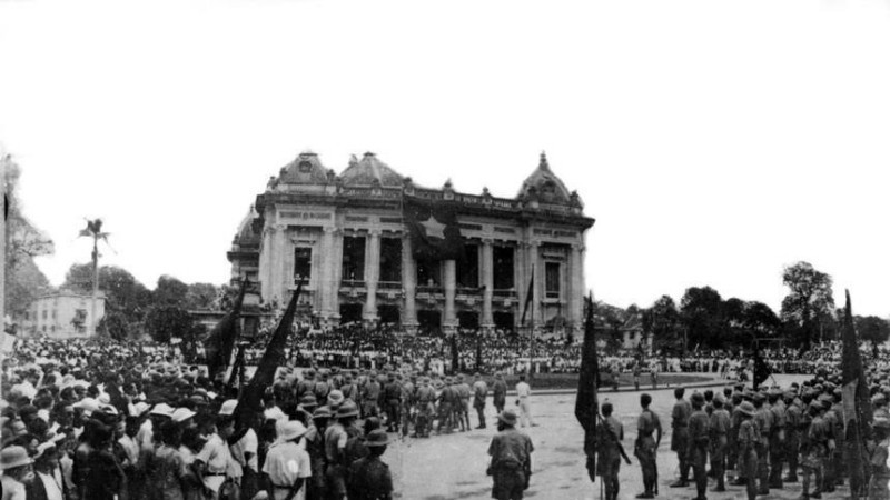 Митинг, посвященный Августовской революции в Ханое. Архивное фото: ВИА