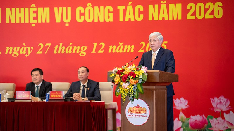 Постоянный зампредседателя НС До Ван Тьиен выступает на конференции. Фото: quochoi.vn