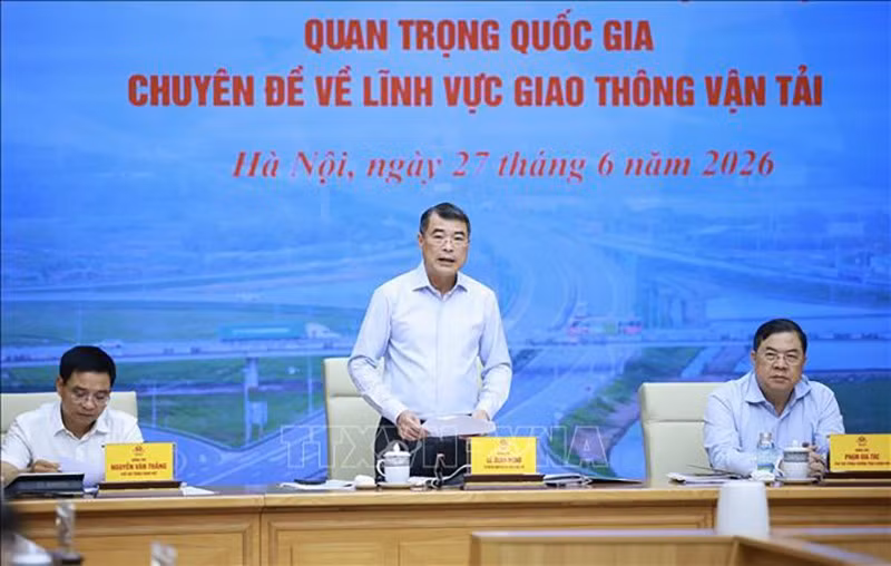 vna-potal-thu-tuong-chu-tri-so-ket-cac-du-an-trong-diem-ve-linh-vuc-giao-thong-van-tai-stand.jpg