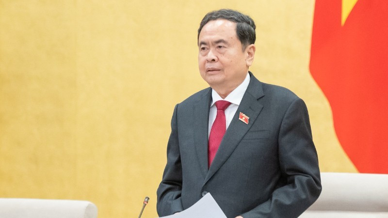 Председатель НС Чан Тхань Ман выступает на заседании. Фото: Зюи Линь