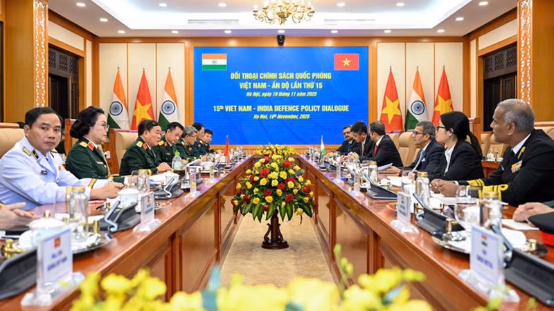 Общий вид диалога по оборонной политике. 