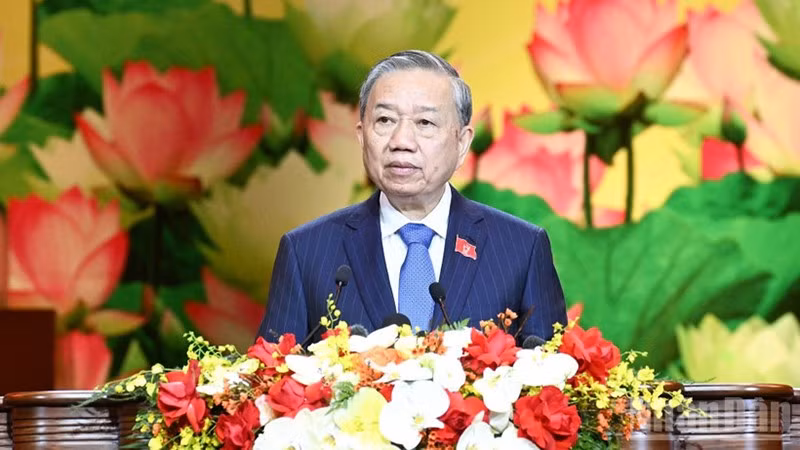 Генеральный секретарь ЦК КПВ То Лам выступает на конференции. Фото: Чан Хай