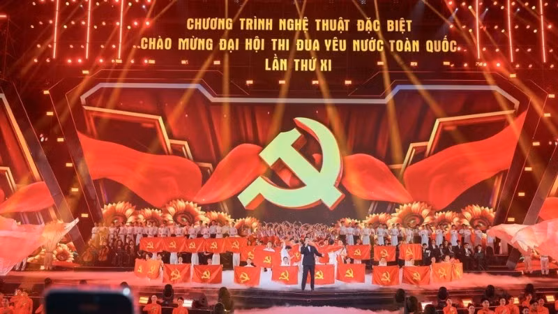 Специальная художественная программа в честь 11-й всенациональной конференции по патриотическим соревнованиям. Фото: ВИА