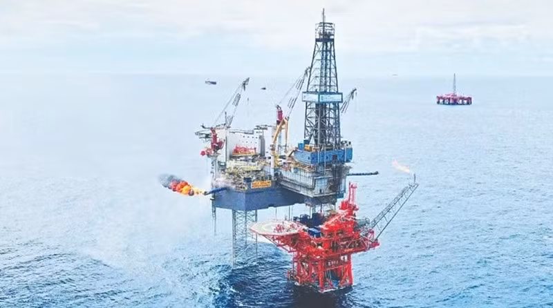 Нефтегазовая платформа компании «Петровьетнам».