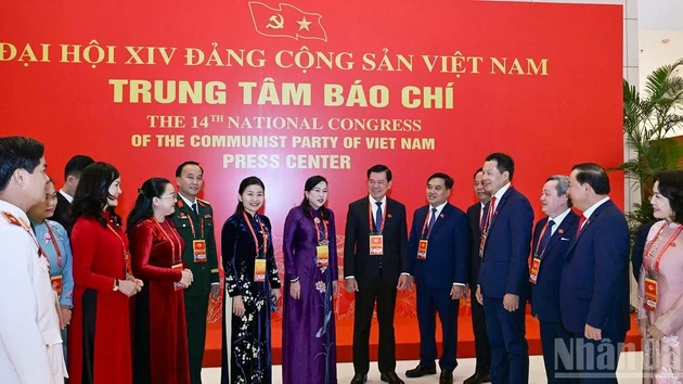 В кулуарах рабочей сессии состоялся обмен мнениями делегатов из провинции Донгнай.