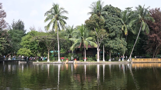 Мемориальный комплекс Президента Хо Ши Мина на территории президентской резиденции.