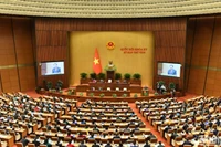 Председатель НС Чан Тхань Ман выступает на 8-й сессии НС XV созыва. Фото: Данг Кхоа