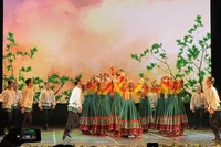 Художественный номер на церемонии открытия Дней культуры России в Ханойском оперном театре. Фото: dangcongsan.vn