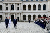Официальная церемония встречи Генерального секретаря ЦК КПВ, Президента То Лама, находящегося во Франции с визитом 