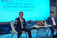 Главный редактор газеты «Нянзан» Ле Куок Минь выступает с речью. Фото: Нгуен Ань