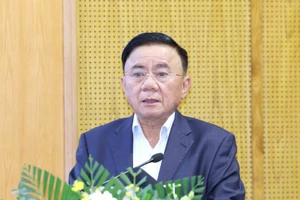 Постоянный член Секретариата ЦК КПВ Чан Кам Ту выступает с руководящими указаниями на конференции (Фото: ВИА)