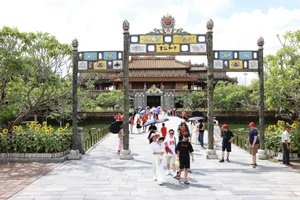 Памятники комплекса Императорской цитадели (Дайной) являются одним из самых популярных объектов для посещения туристами в Хюэ. (Фото: ВИА)