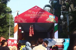 Украинский шашлык, иранская долма и русская выпечка привлекли посетителей на Международном кулинарном фестивале 2025 года