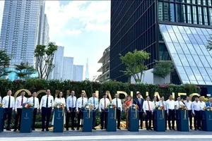 Церемония презентации башни Международного финансового центра Saigon Marina IFC. (Фото: ВИА)